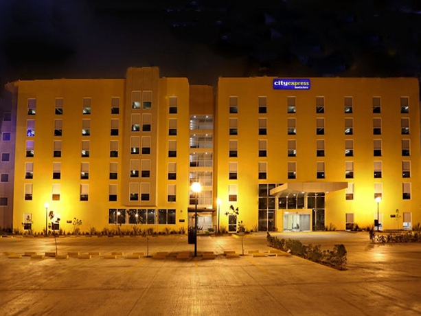 Imagen de los exteriores del Hotel City Express By Marriott Irapuato Norte. Foto 13