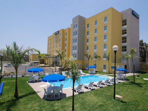 Imagen de la piscina del Hotel City Express By Marriott Lazaro Cardenas. Foto 15