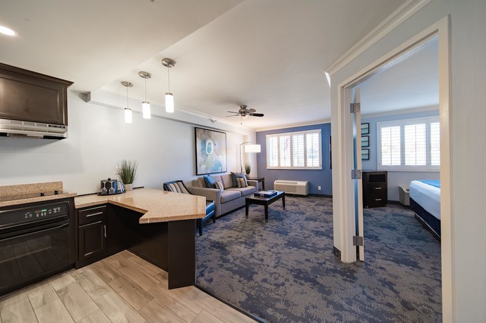 Imagen de la habitación del Hotel City Express By Marriott Manhattan Beach. Foto 11