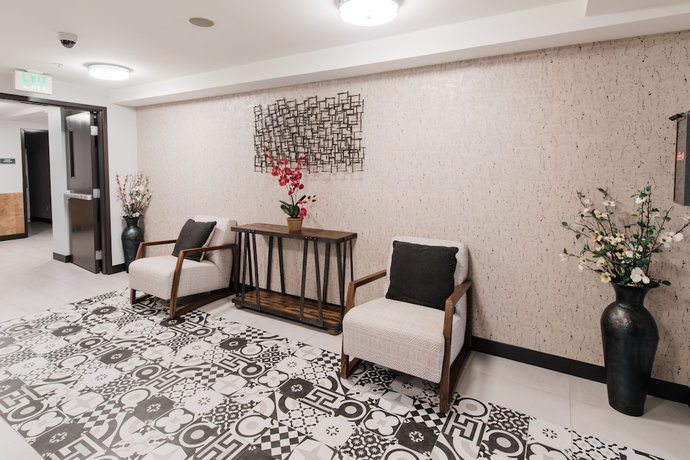 Imagen de los interiores del Hotel City Express By Marriott Manhattan Beach. Foto 12