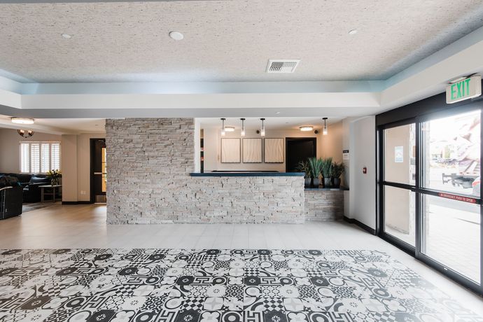 Imagen de los interiores del Hotel City Express By Marriott Manhattan Beach. Foto 14