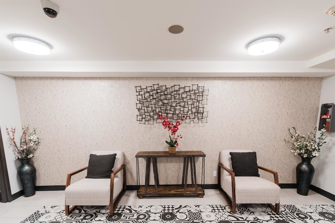 Imagen de los interiores del Hotel City Express By Marriott Manhattan Beach. Foto 17