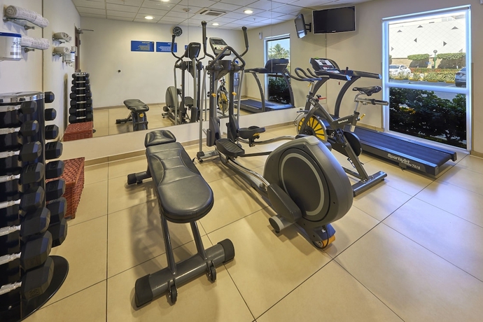 Imagen de los interiores del Hotel City Express By Marriott Manzanillo. Foto 13
