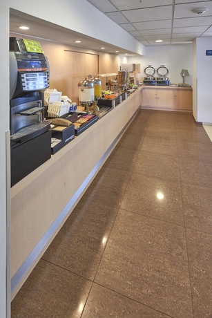 Imagen del bar/restaurante del Hotel City Express By Marriott Manzanillo. Foto 3