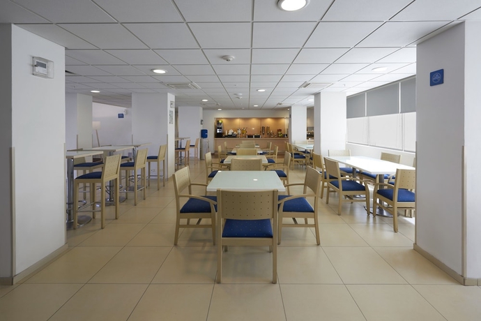 Imagen del bar/restaurante del Hotel City Express By Marriott Manzanillo. Foto 5