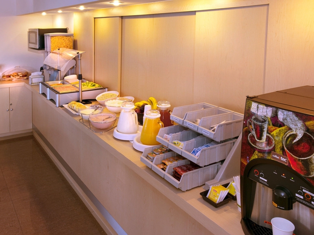 Imagen del bar/restaurante del Hotel City Express By Marriott Minatitlan. Foto 2