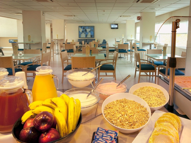 Imagen del bar/restaurante del Hotel City Express By Marriott Minatitlan. Foto 5