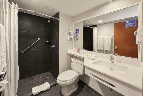 Imagen de la habitación del Hotel City Express By Marriott Monterrey Lindavista. Foto 6