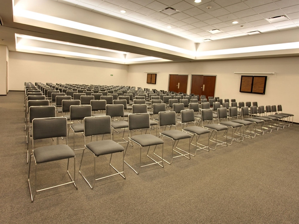 Imagen de los interiores del Hotel City Express By Marriott Monterrey Norte. Foto 14