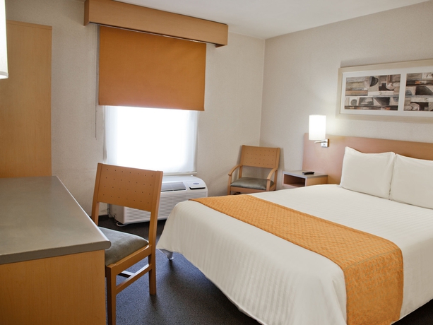 Imagen de la habitación del Hotel City Express By Marriott Monterrey Santa Catarina. Foto 7