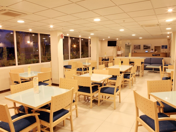 Imagen del bar/restaurante del Hotel City Express By Marriott Playa Del Carmen. Foto 5