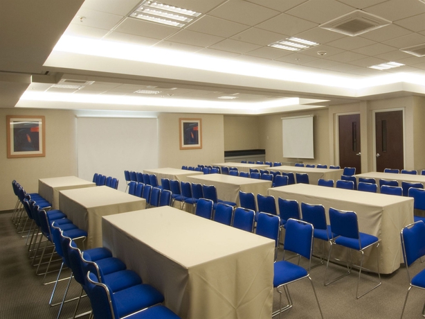 Imagen de los interiores del Hotel City Express By Marriott Puebla Angelopolis. Foto 12