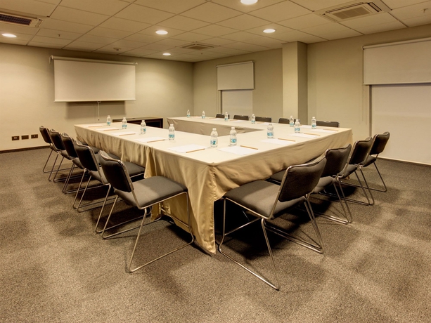 Imagen de los interiores del Hotel City Express By Marriott Quer&eacute;taro Jur&iacute;ca. Foto 13
