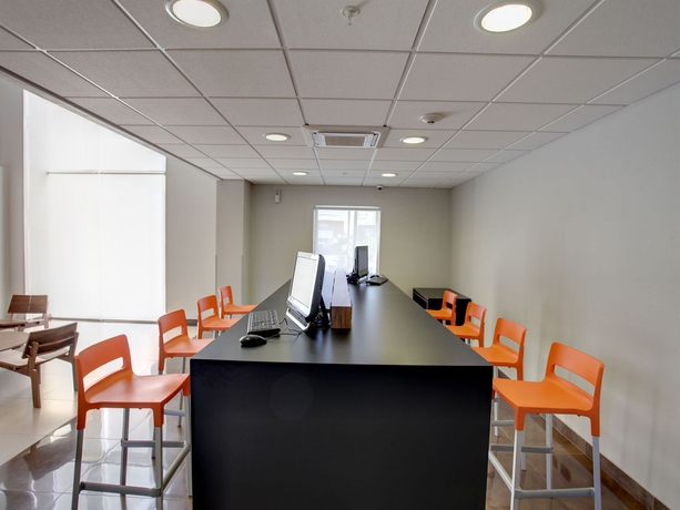 Imagen de los interiores del Hotel City Express By Marriott Quer&eacute;taro Jur&iacute;ca. Foto 14