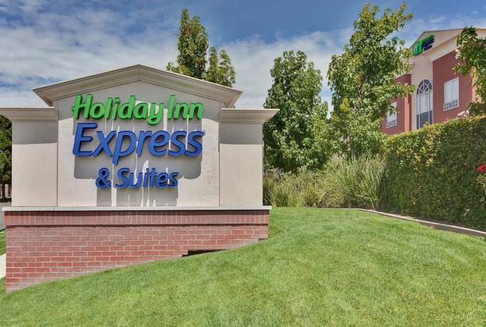 Imagen de los exteriores del Hotel City Express By Marriott Rancho Cucamonga. Foto 7