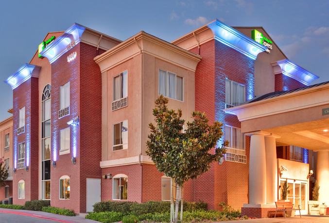 Imagen de los exteriores del Hotel City Express By Marriott Rancho Cucamonga. Foto 8