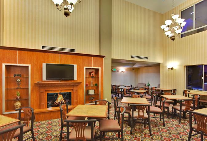 Imagen del bar/restaurante del Hotel City Express By Marriott Rancho Cucamonga. Foto 3