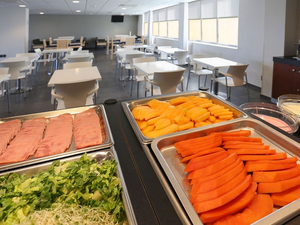 Imagen del bar/restaurante del Hotel City Express By Marriott Salina Cruz. Foto 3