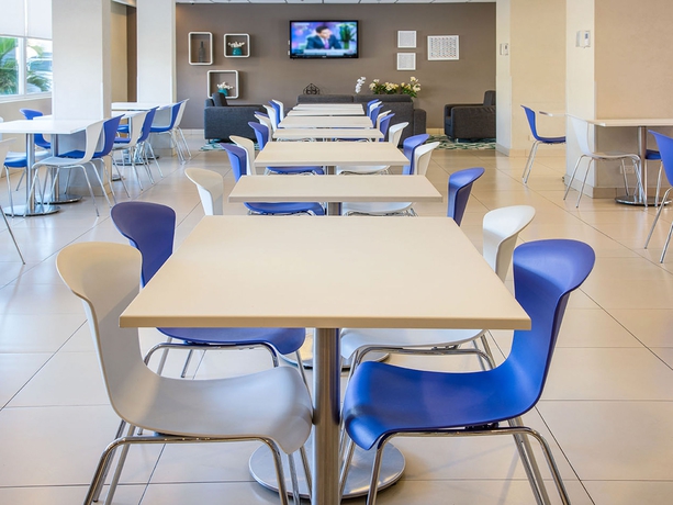 Imagen del bar/restaurante del Hotel City Express By Marriott San Jose Costa Rica. Foto 5