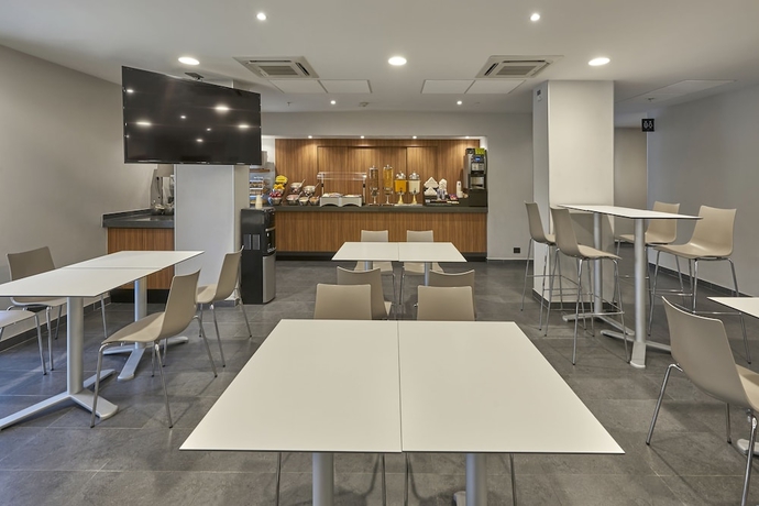 Imagen del bar/restaurante del Hotel City Express By Marriott Tampico. Foto 3