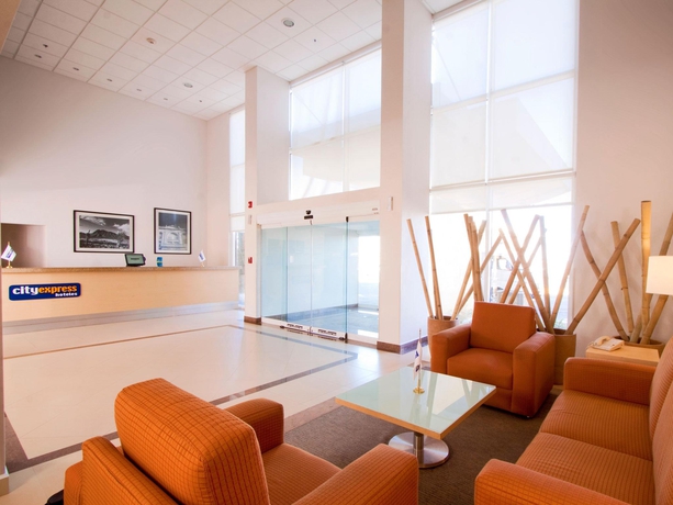 Imagen de los interiores del Hotel City Express By Marriott Torre&oacute;n. Foto 10