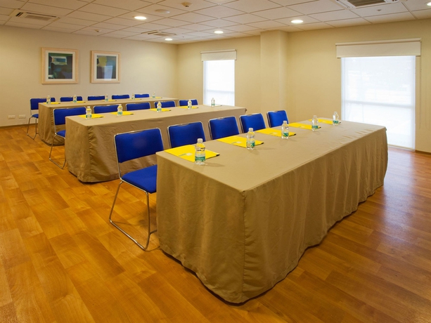 Imagen de los interiores del Hotel City Express By Marriott Xalapa. Foto 6