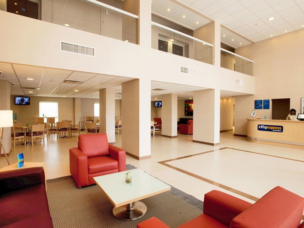 Imagen de los interiores del Hotel City Express By Marriott Zacatecas. Foto 15