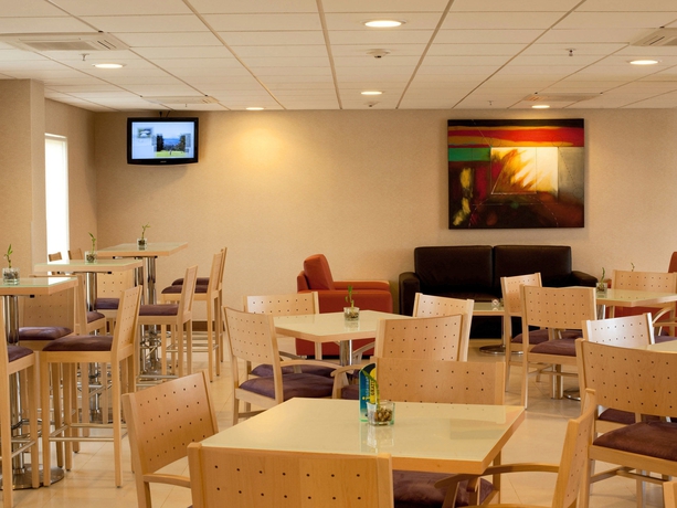Imagen del bar/restaurante del Hotel City Express By Marriott Zacatecas. Foto 8