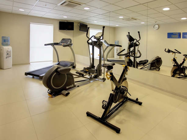 Imagen de los interiores del Hotel City Express Chihuahua. Foto 10