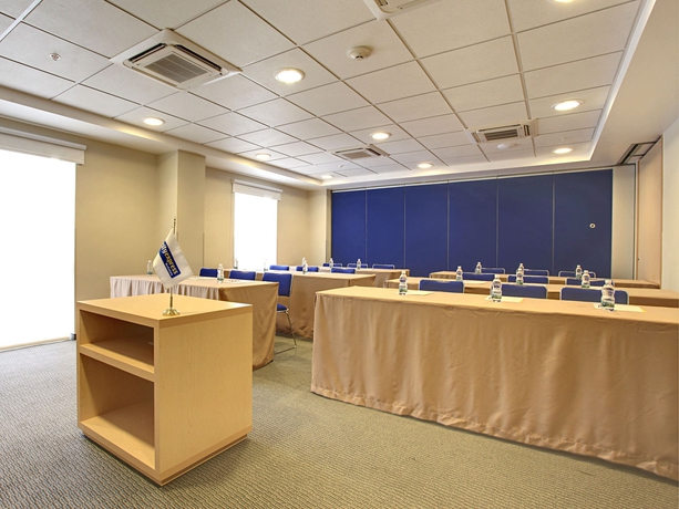 Imagen de los interiores del Hotel City Express Chihuahua. Foto 14