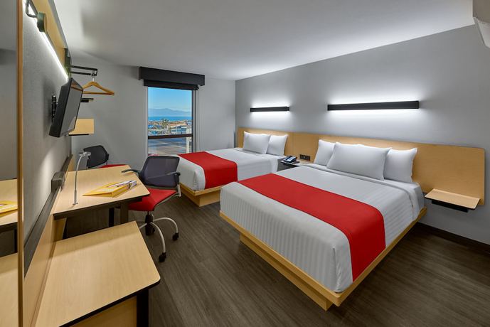 Imagen de la habitación del Hotel City Express Ensenada. Foto 4