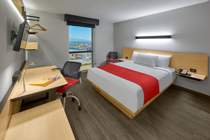 Imagen de la habitación del Hotel City Express Ensenada. Foto 5