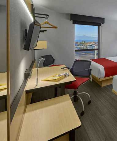 Imagen de la habitación del Hotel City Express Ensenada. Foto 6