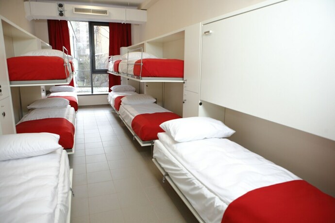 Imagen de la habitación del Hotel City Express Hostel. Foto 20