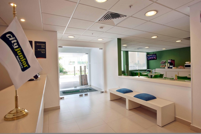 Imagen de los interiores del Hotel City Express Junior By Marriott Cancun. Foto 15