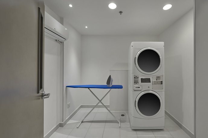 Imagen de los interiores del Hotel City Express Junior By Marriott Merida Altabrisa. Foto 14