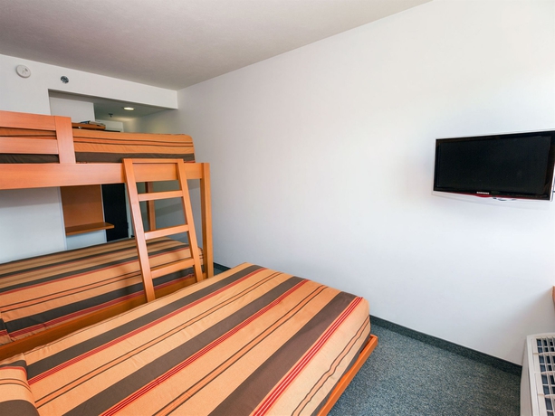 Imagen de la habitación del Hotel City Express Junior By Marriott Mexicali. Foto 9