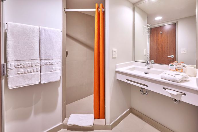 Imagen de la habitación del Hotel City Express Junior By Marriott San Luis Potosi Carranza. Foto 11