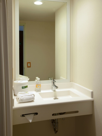 Imagen de la habitación del Hotel City Express Junior By Marriott Toluca Aeropuerto. Foto 8