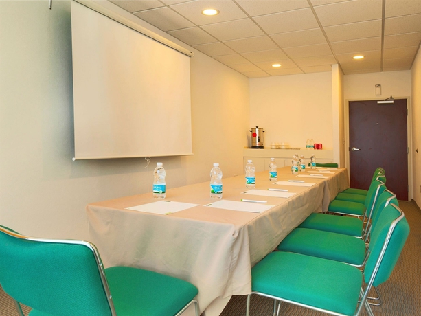 Imagen de los interiores del Hotel City Express Junior By Marriott Veracruz Aeropuerto. Foto 14