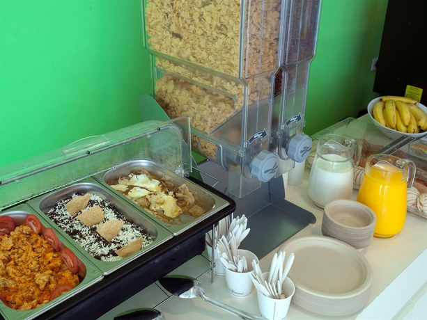 Imagen del bar/restaurante del Hotel City Express Junior By Marriott Veracruz Aeropuerto. Foto 7