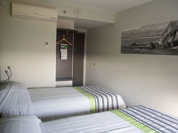 Imagen de la habitación del Hotel City Express Junior Villahermosa. Foto 7