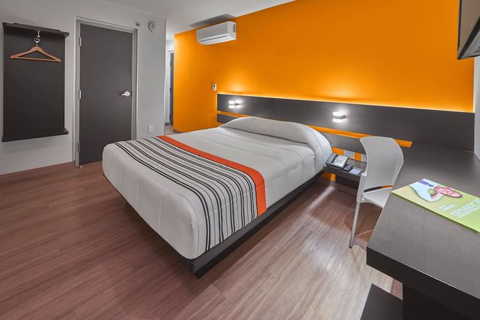 Imagen de la habitación del Hotel City Express Junior by Marriott CDMX Sullivan. Foto 9