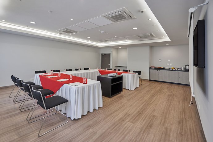Imagen de los interiores del Hotel City Express Junior by Marriott Puebla Angelopolis. Foto 14