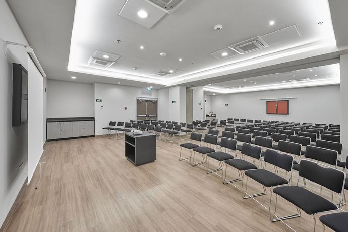 Imagen de los interiores del Hotel City Express Junior by Marriott Puebla Angelopolis. Foto 18