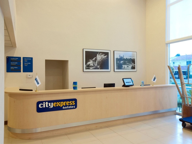 Imagen de los interiores del Hotel City Express Merida. Foto 11