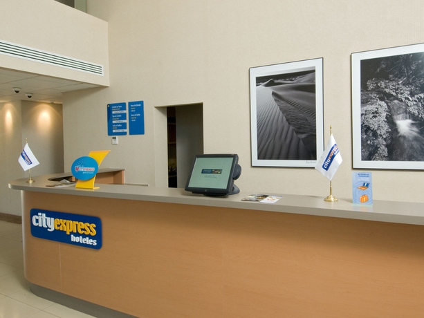 Imagen de los interiores del Hotel City Express Mexicali. Foto 6