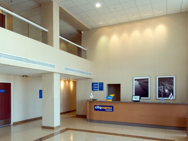 Imagen de los interiores del Hotel City Express Mexicali. Foto 7
