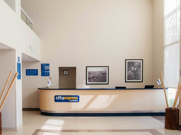 Imagen de los interiores del Hotel City Express Monterrey Aeropuerto. Foto 6