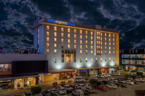 Imagen general del Hotel City Express Plus By Marriott Guadalajara Palomar. Foto 1